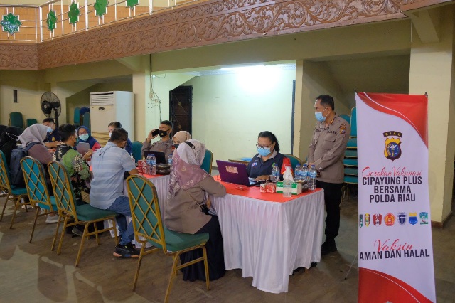 Polda Riau Gandeng Organisasi Kemahasiswaan Untuk Gelar Vaksinasi Di Kampus UIN Suska