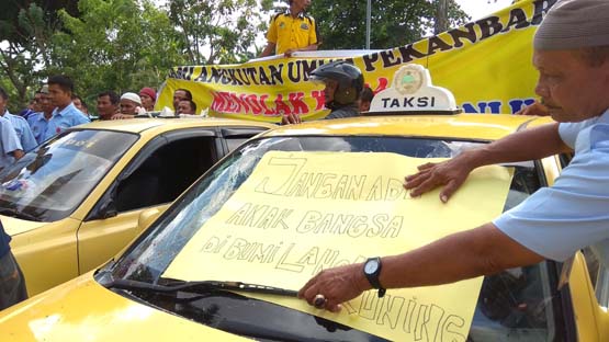 Sopir Taksi Konvensional  Kecewa Tak Jumpa Walikota