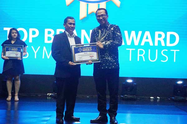 SHARP Indonesia Sabet Empat Kategori Penghargaan Top Brand 2019