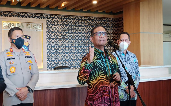Peringati Hari Bebas Korupsi, Mahfud MD Sambangi Polda Riau