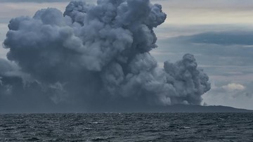 Anak Krakatau Erupsi, BMKG Imbau Warga Dekat Selat Sunda Waspada